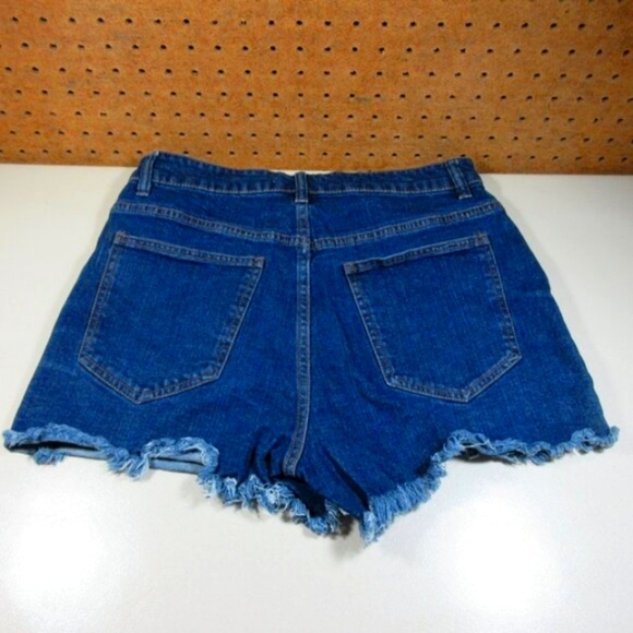 tgla womens dark wash distressed rawhem stretch high rise jean shorts 29 EUC - Picture 5 of 5